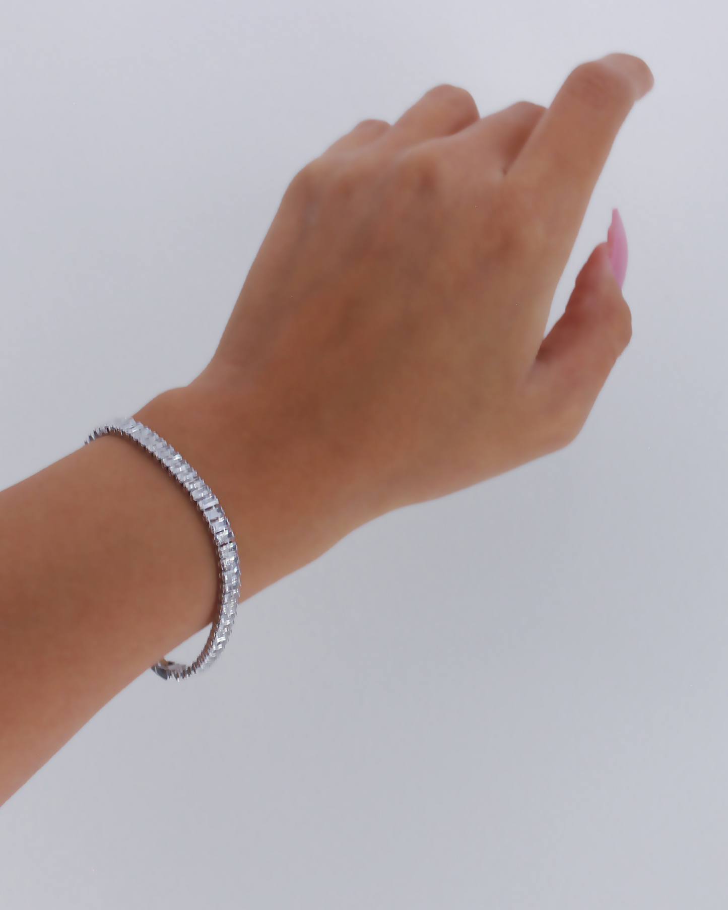 Icy Tennis Armband i 925 Sterling Silver & 18K Vitguldplätering – Elegant Smycke