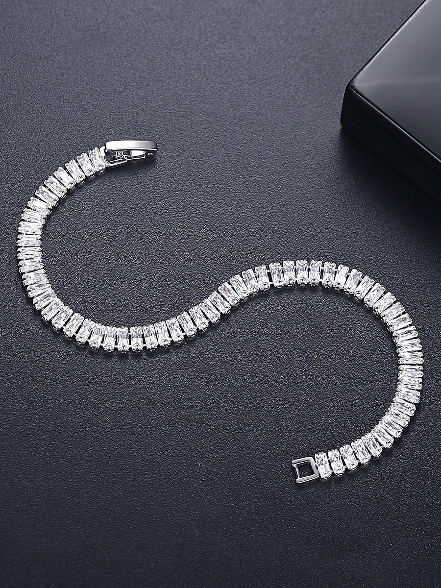 Icy Tennis Armband i 925 Sterling Silver & 18K Vitguldplätering – Elegant Smycke