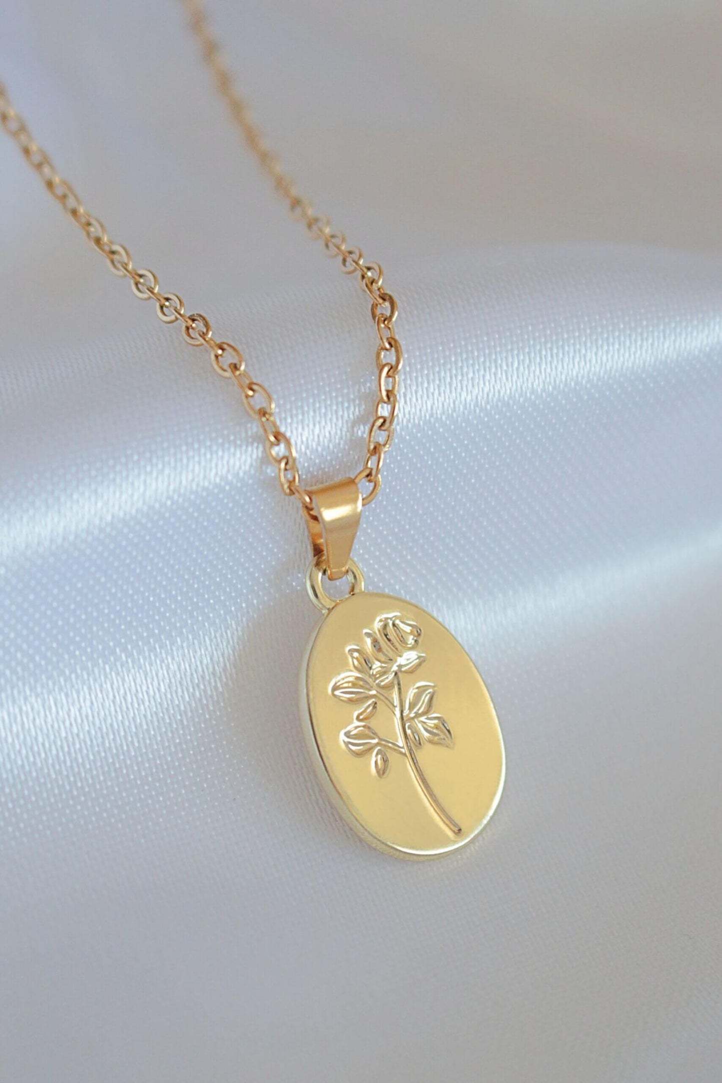 Bouquet de Roses Halsband – 24K Guldpläterat Lyxigt Blomsterhalsband